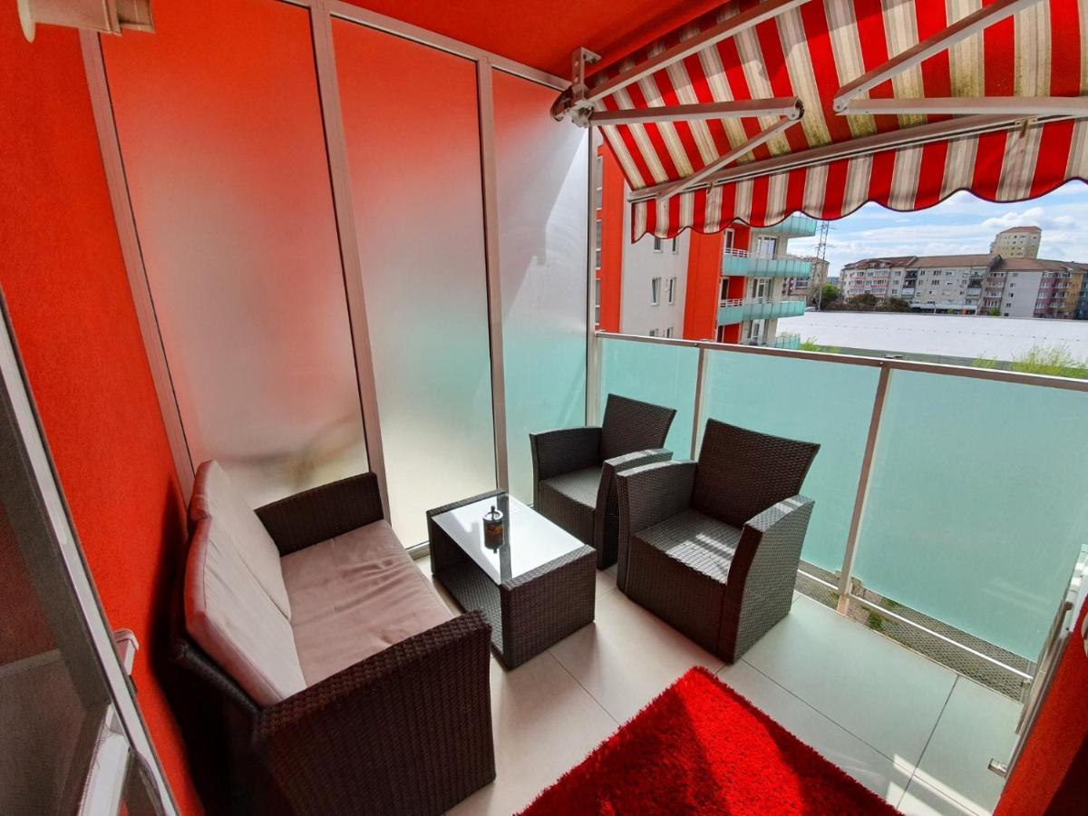 Ferienwohnung Royal Central Apartament Oradea Exterior foto